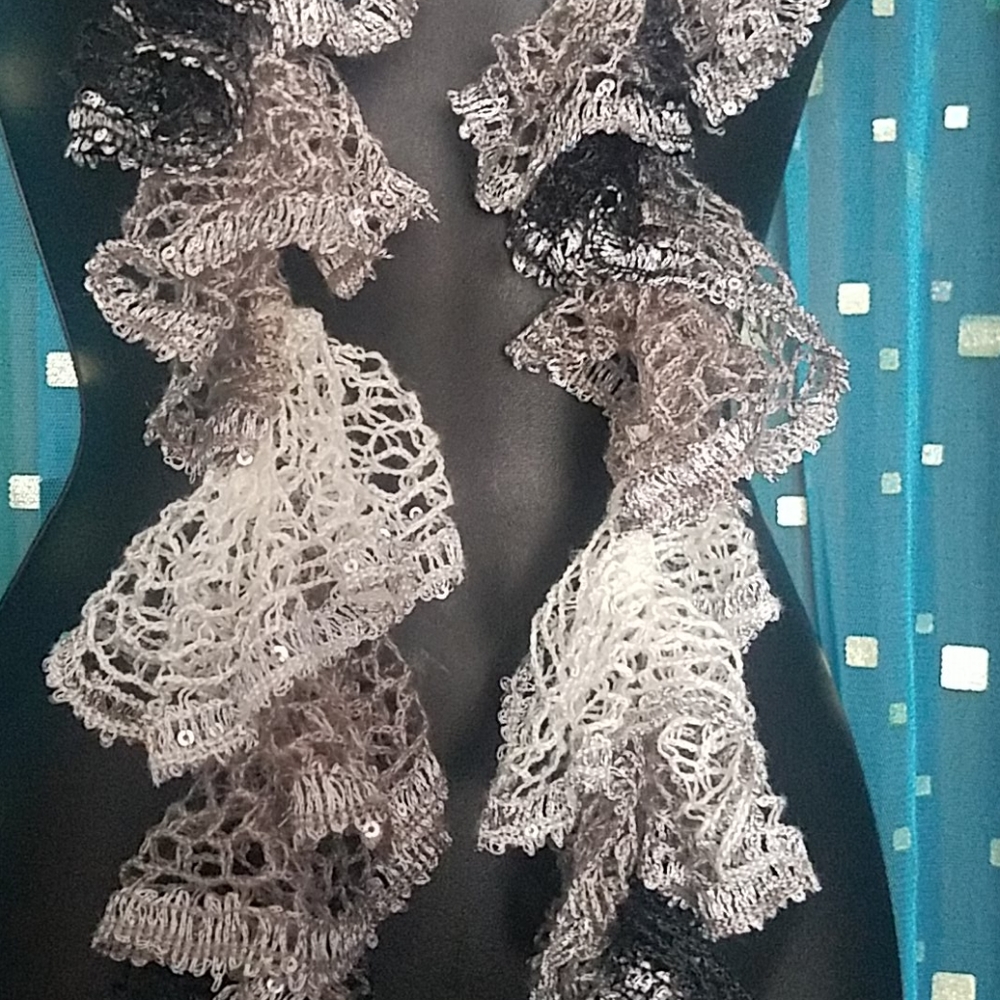 Handmade scarf - Picture 5 of 8